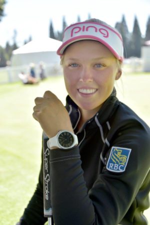 Brooke Henderson wearing a Samsung Smartwatch